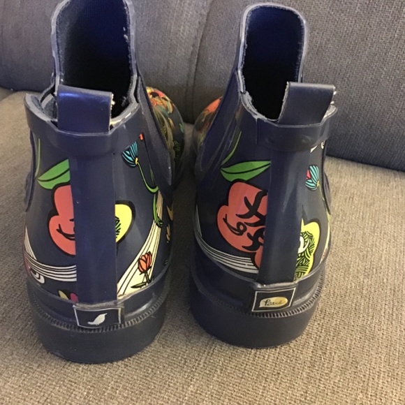 Ankle style rain boots - Picture 3 of 5